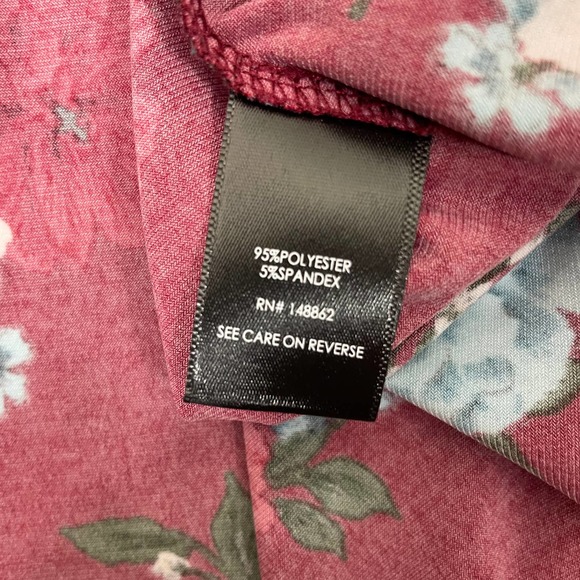 Torrid Stretch Knit Jersey Floral Crossover top Size 1 - Picture 7 of 9